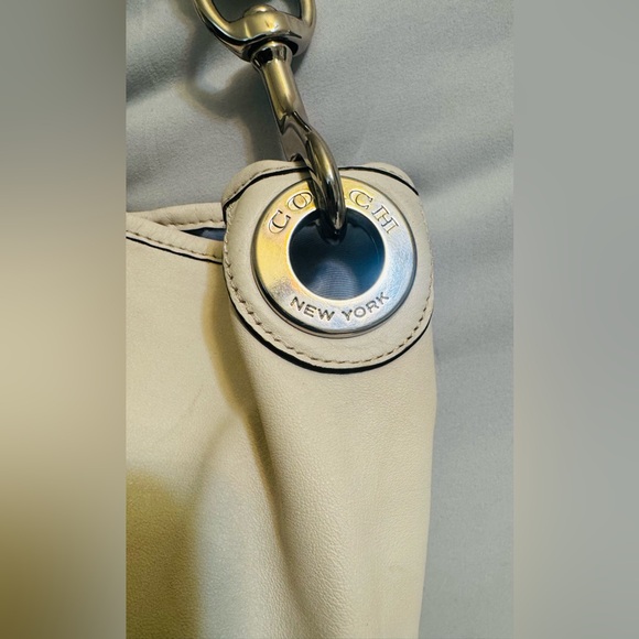 Coach Cream Shoulder Bag - Picture 9 of 16